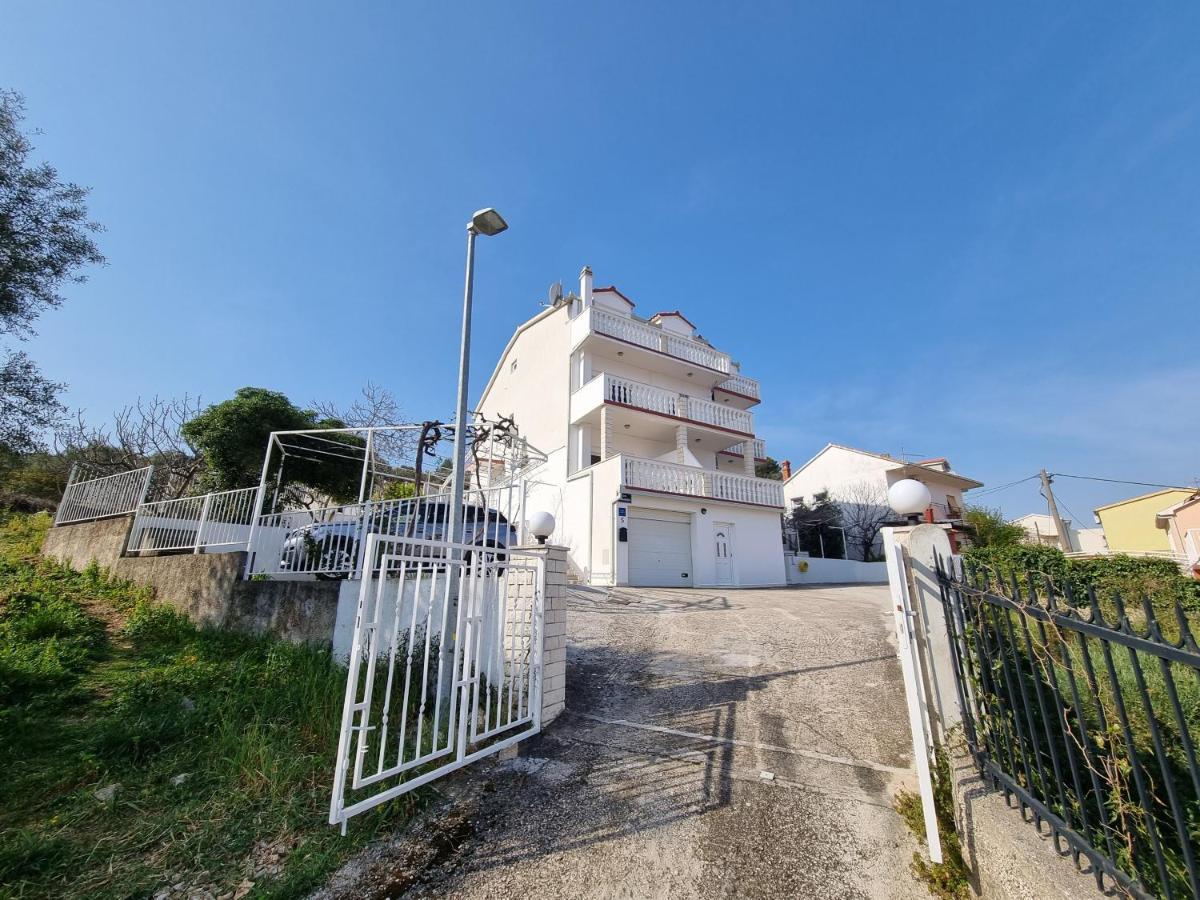 Villa Nena In Central Dalmatia Трогир Екстериор снимка